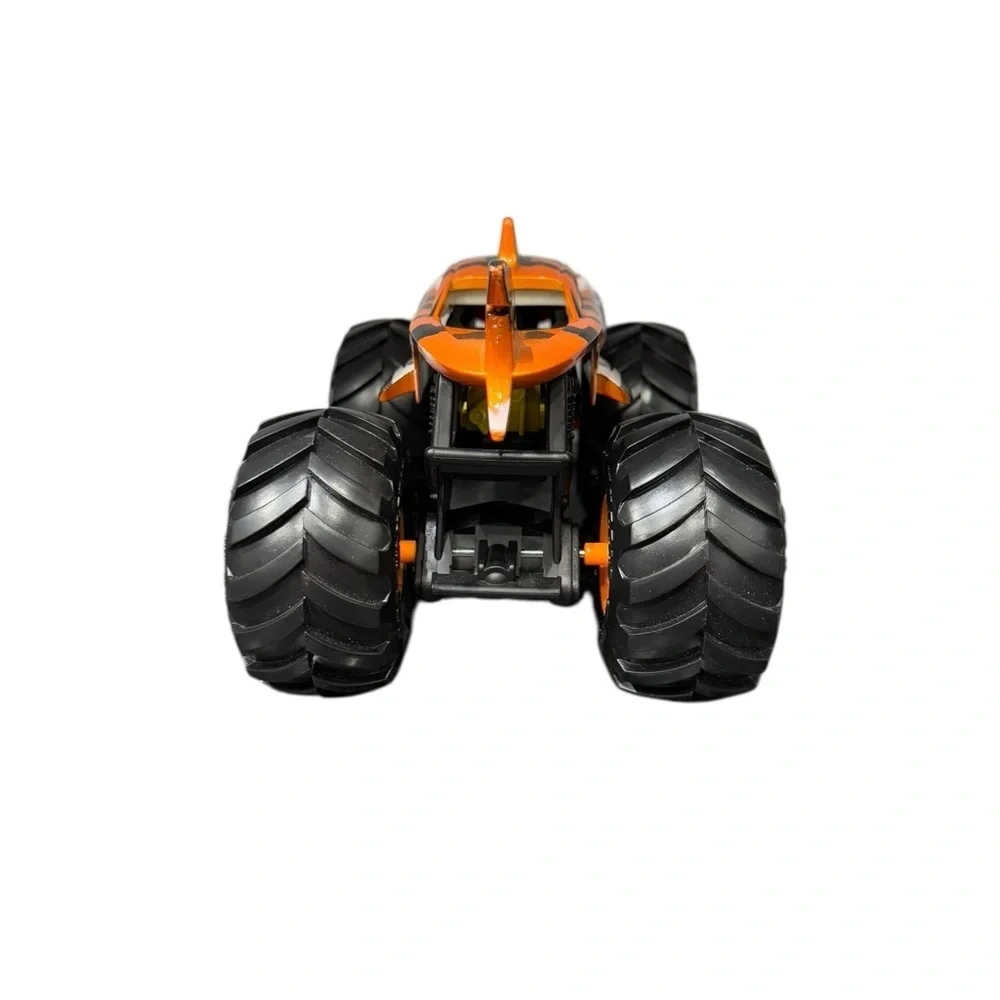 Hot Wheels Tiger Shark 1:24 Diecast Monster Truck